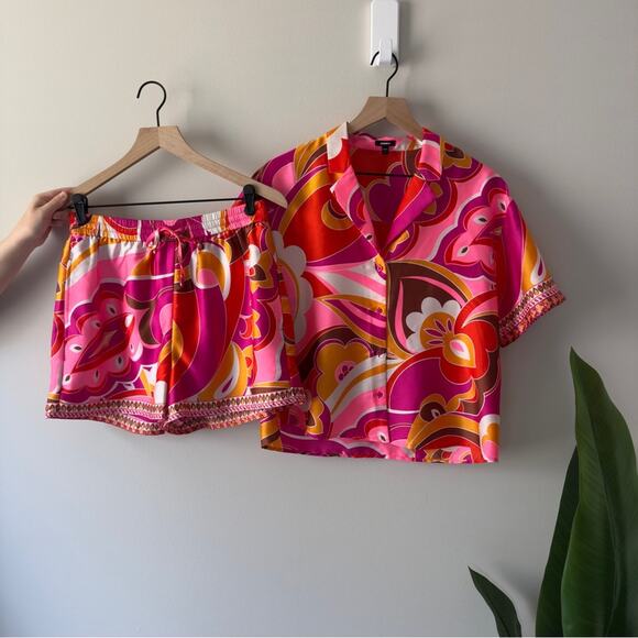 Express Pink and Orange Patterned Set Vibrant Button Down Top elastic tie shorts - Picture 1 of 16